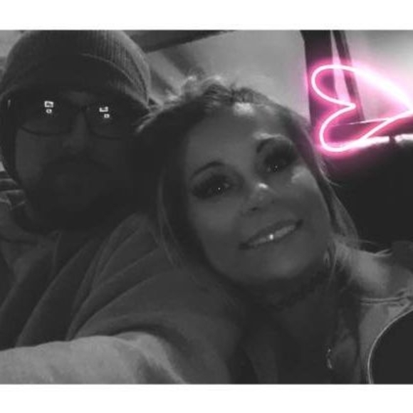 Meet your Posher, Lauren - Picture 1 of 1